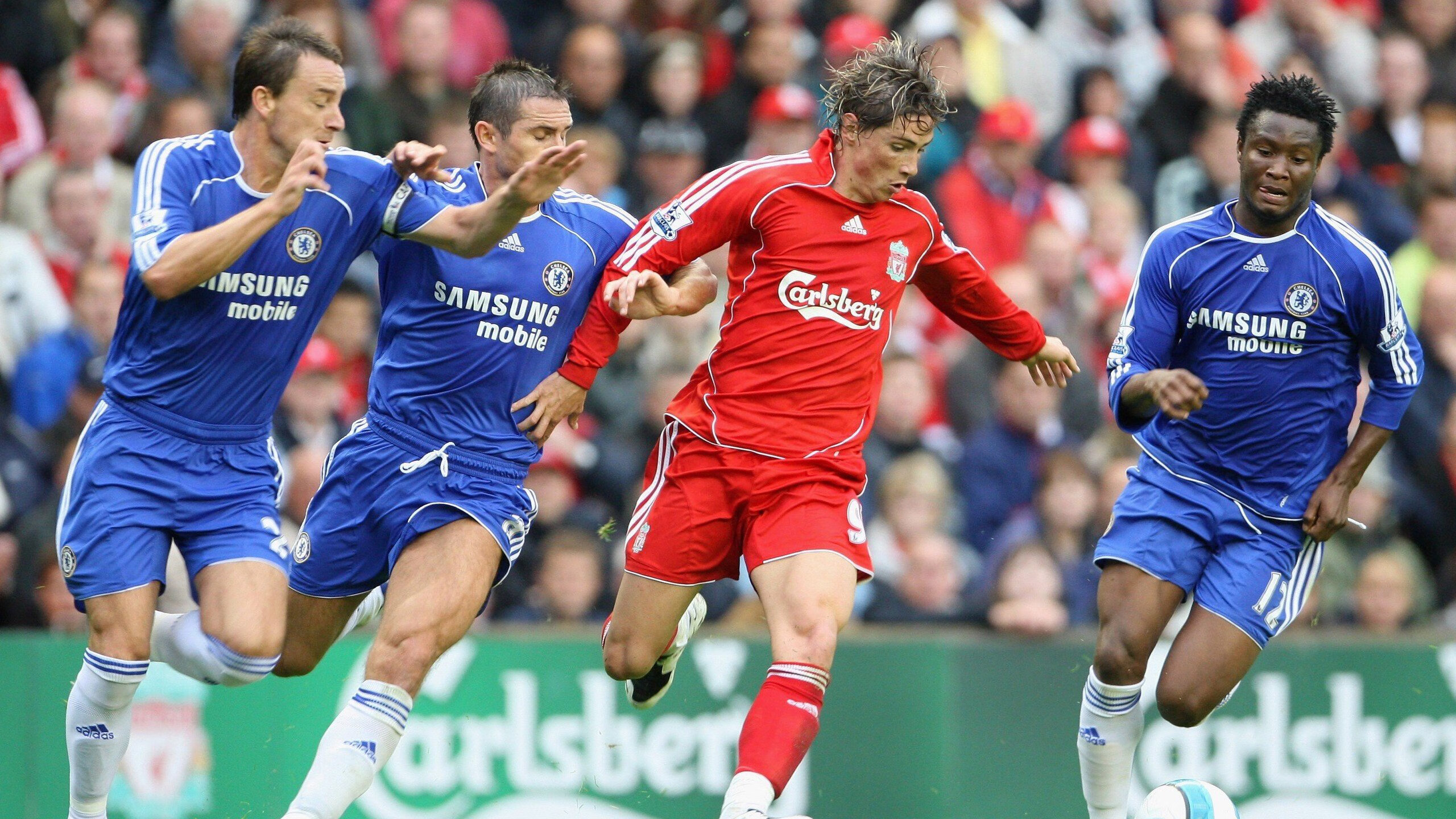 开云体育中国官网-破雾，银石之役，汉密尔顿如何于方寸之间锁定乾坤